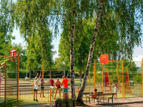 Anne Marie Vous Accueilles Dans Son Logement Familiale Pour 6 Personnes 3 Chambres Confortable Proche D Europa Park A Boofzheim Dans Camping 3 Etoiles Exterior foto