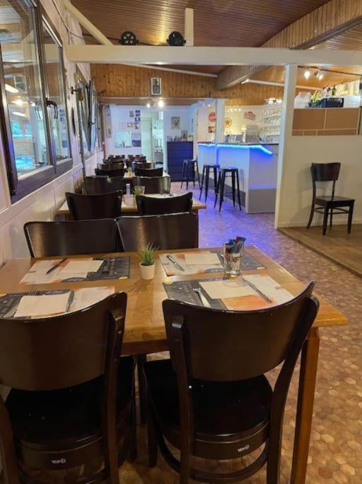 Anne Marie Vous Accueilles Dans Son Logement Familiale Pour 6 Personnes 3 Chambres Confortable Proche D Europa Park A Boofzheim Dans Camping 3 Etoiles Exterior foto
