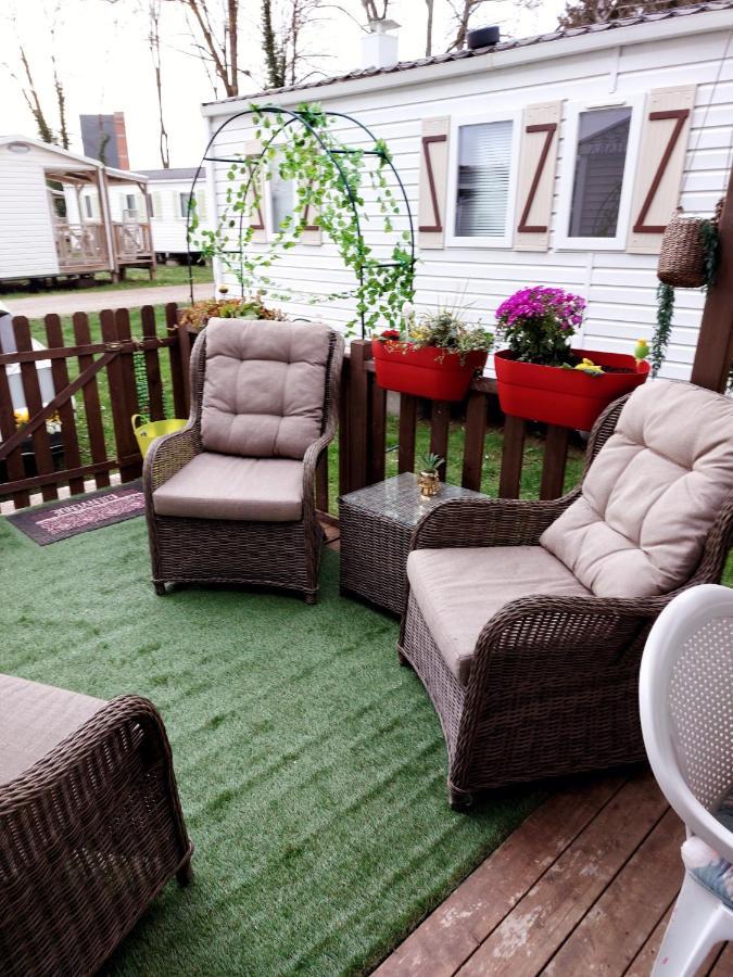 Anne Marie Vous Accueilles Dans Son Logement Familiale Pour 6 Personnes 3 Chambres Confortable Proche D Europa Park A Boofzheim Dans Camping 3 Etoiles Exterior foto